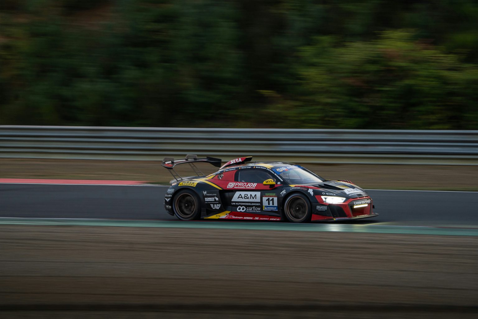 samochód wyścigowy